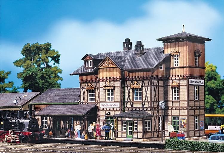 Faller: Station NIEUW, Overige merken, Gelijkstroom of Wisselstroom, Brug, Tunnel of Gebouw, Nieuw