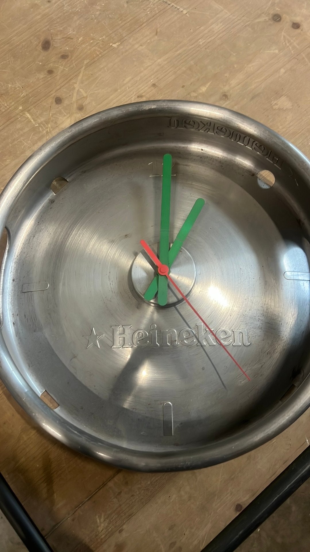 Heineken wandklok, Ophalen of Verzenden, Zo goed als nieuw, Glas of Glazen, Heineken