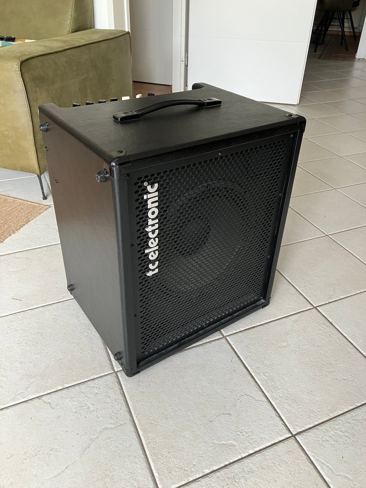 TC Electronic BG 250 112 basversterker, incl voetschakelaar., Muziek en Instrumenten, Versterkers | Bas en Gitaar, Ophalen, Zo goed als nieuw
