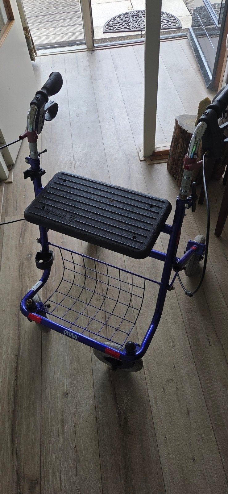 Rollator premis, Ophalen
