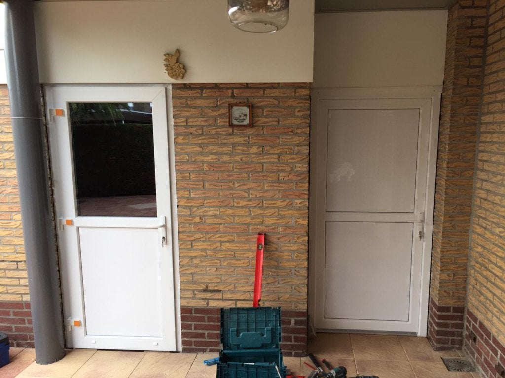 DIVERSE MATEN | Kunststof deur met kozijn schuur, Doe-het-zelf en Verbouw, Kozijnen en Schuifpuien, Kunststof, Deurkozijn, Niet ingevuld