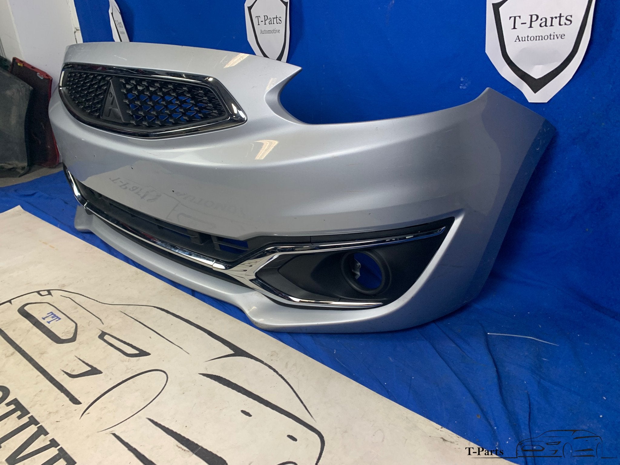 Mitsubishi space star voorbumper 2016+ bumper grille rooster, Info@fabrikant.eu, Fabrikant BV, Nieuw, Ophalen of Verzenden