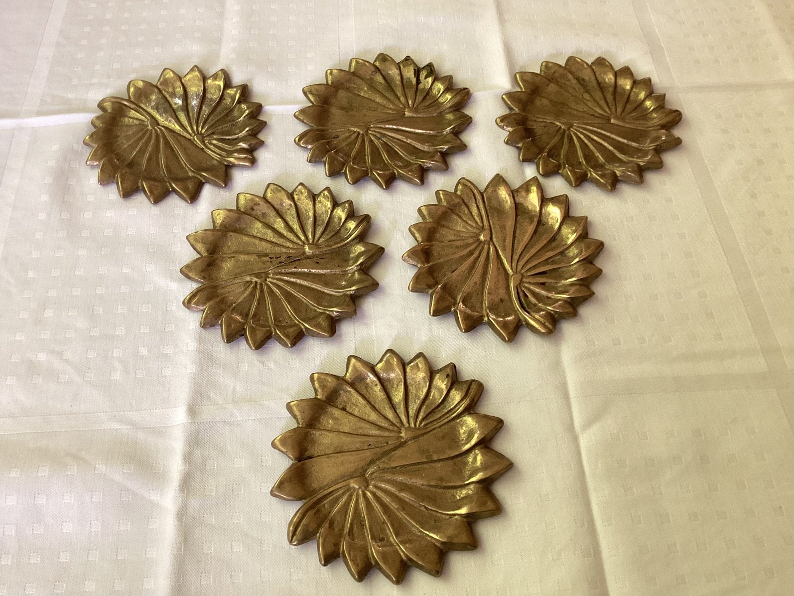 6x Messing Onderzetters. Bloem/Waaier model.1970., Gebruikt, Goud, Glasonderzetter, Stapelbaar