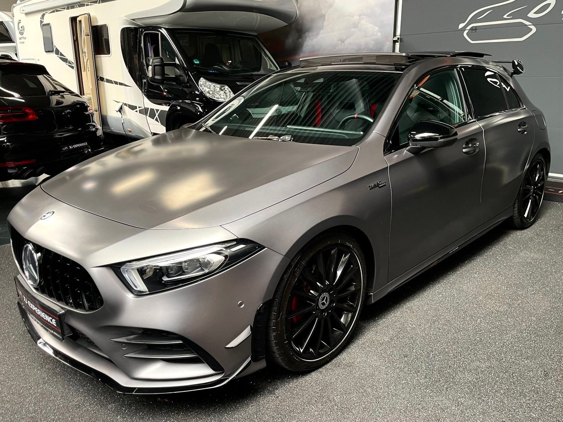 Mercedes-Benz A-klasse 180 Premium Plus 35 AMG-Aerodynamic P, Dealer onderhouden, 136 pk, Gebruikt, 4 cilinders