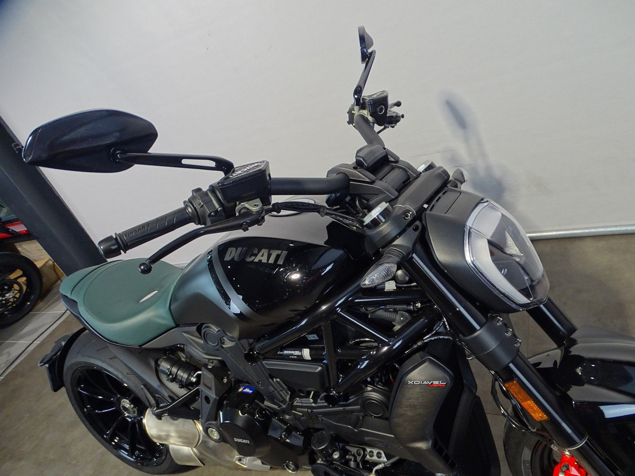 Ducati XDiavel NERA, Bedrijf, Meer dan 35 kW, Naked bike