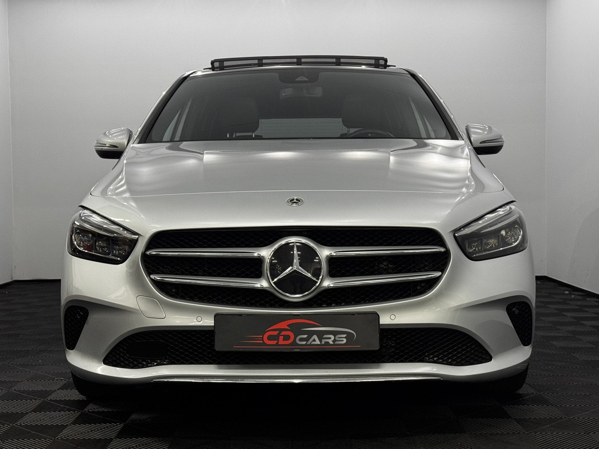 Mercedes-Benz B-Klasse 180 Business Solution Luxury Pano, Le, Auto's, 136 pk, Gebruikt, Euro 6, 4 cilinders
