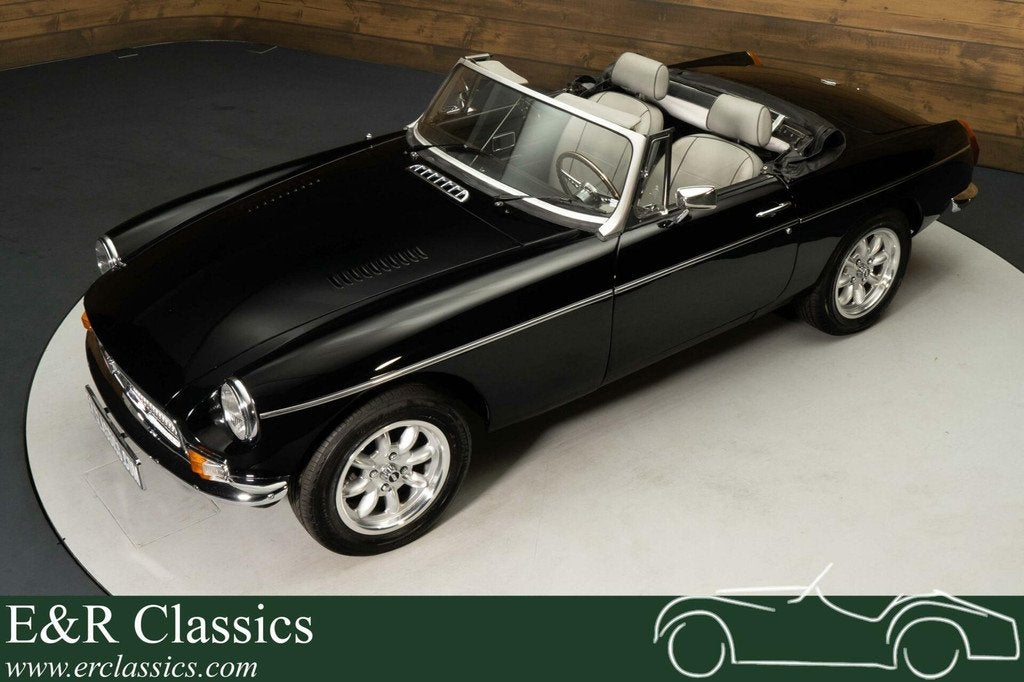 MG MGB V8 Cabriolet | 3.9L | Gerestaureerd | 1980, Achterwielaandrijving, Cabriolet, 3900 cc, Zwart