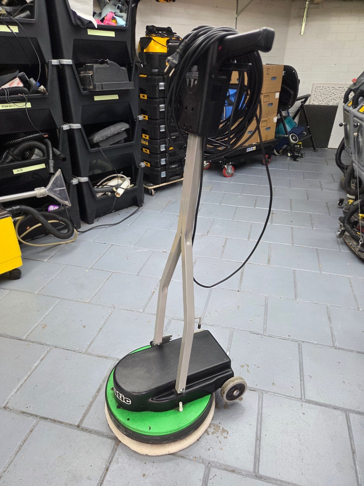 Numatic LL400 Lowspeed Eenschijfsmachine, Ophalen, Zo goed als nieuw, Overige typen
