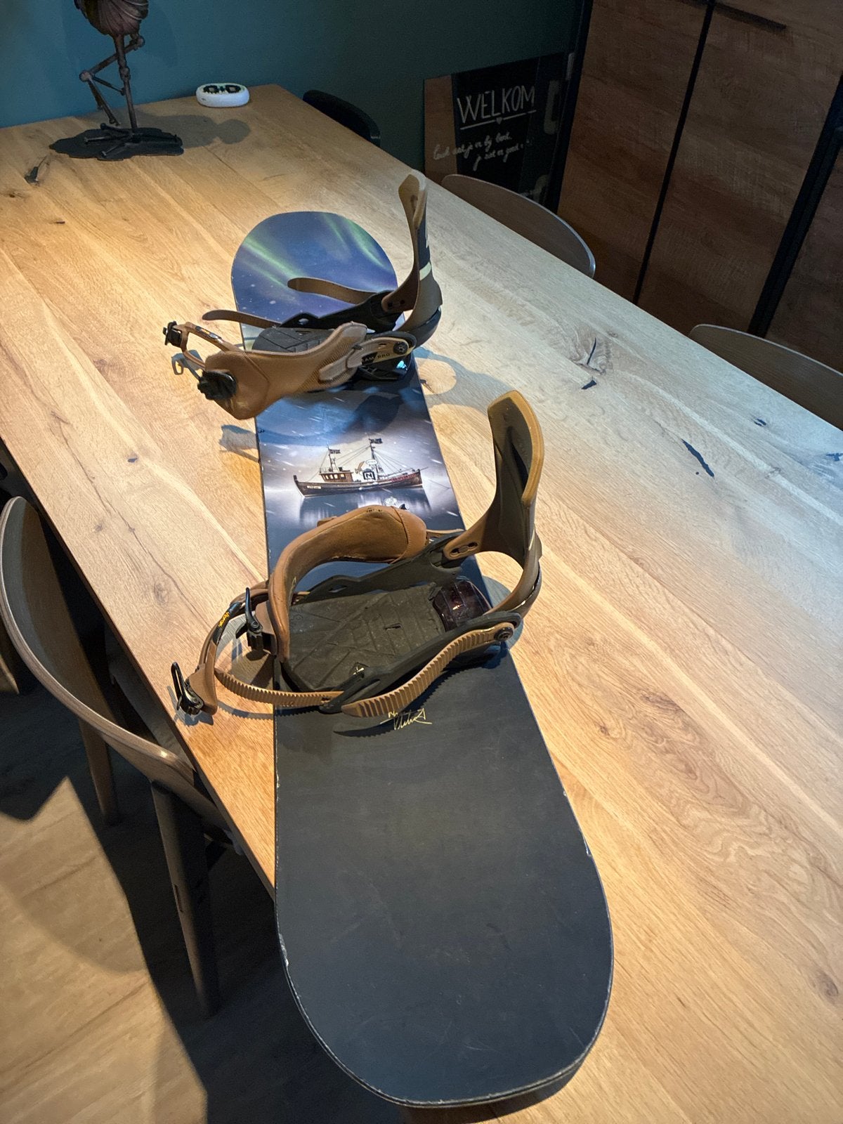 Snowboard 142 cm met bindingen - Kleveland gesigneerd, Ophalen, Gebruikt, Board