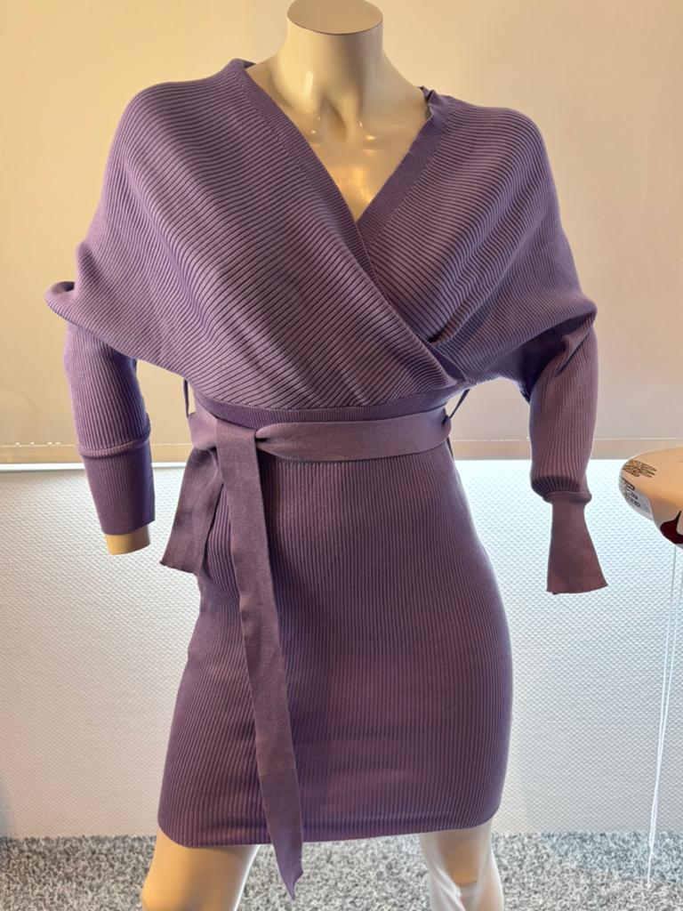Vanessa nucci one size jurkje met riem nieuw, Kleding | Dames, Jurken, Maat 38/40 (M), Paars, Ophalen of Verzenden, Zo goed als nieuw