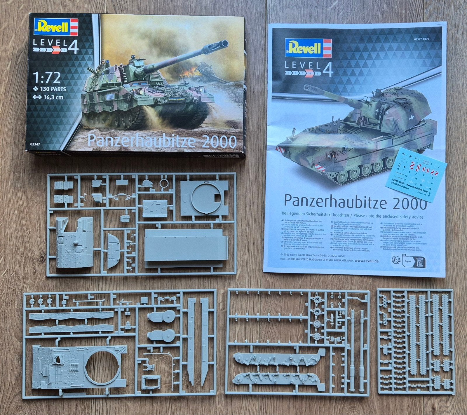 Panzerhaubitze 2000 Revell 03347 (1:72), Ophalen of Verzenden, Tank, Revell