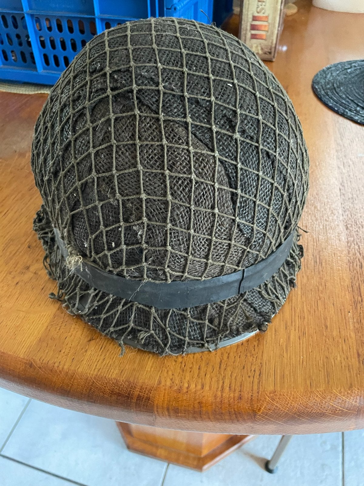 Stalen Legerhelm met Net, Verzamelen, Ophalen of Verzenden, Landmacht, Helm of Baret