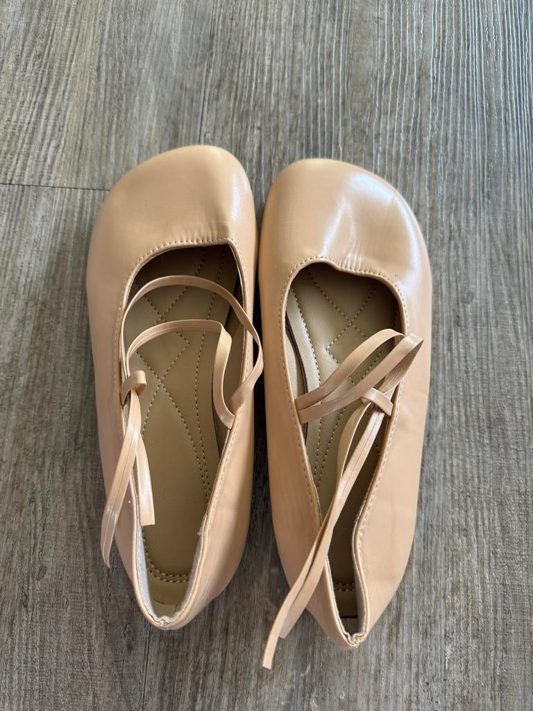Nieuwe Nude Ballerina's Maat 38, Ophalen of Verzenden, Zo goed als nieuw