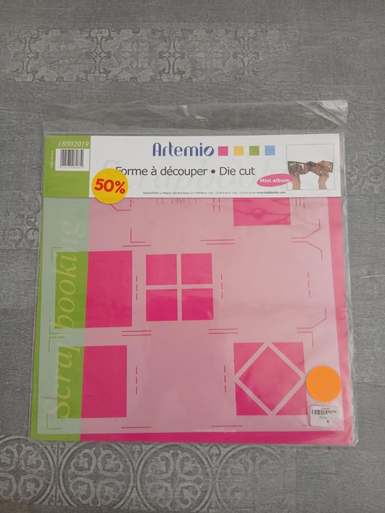 Artemio Mini Album Die Cut Scrapbooking Kit Nieuw, Ophalen of Verzenden, Nieuw, Album of Boek, Overige merken