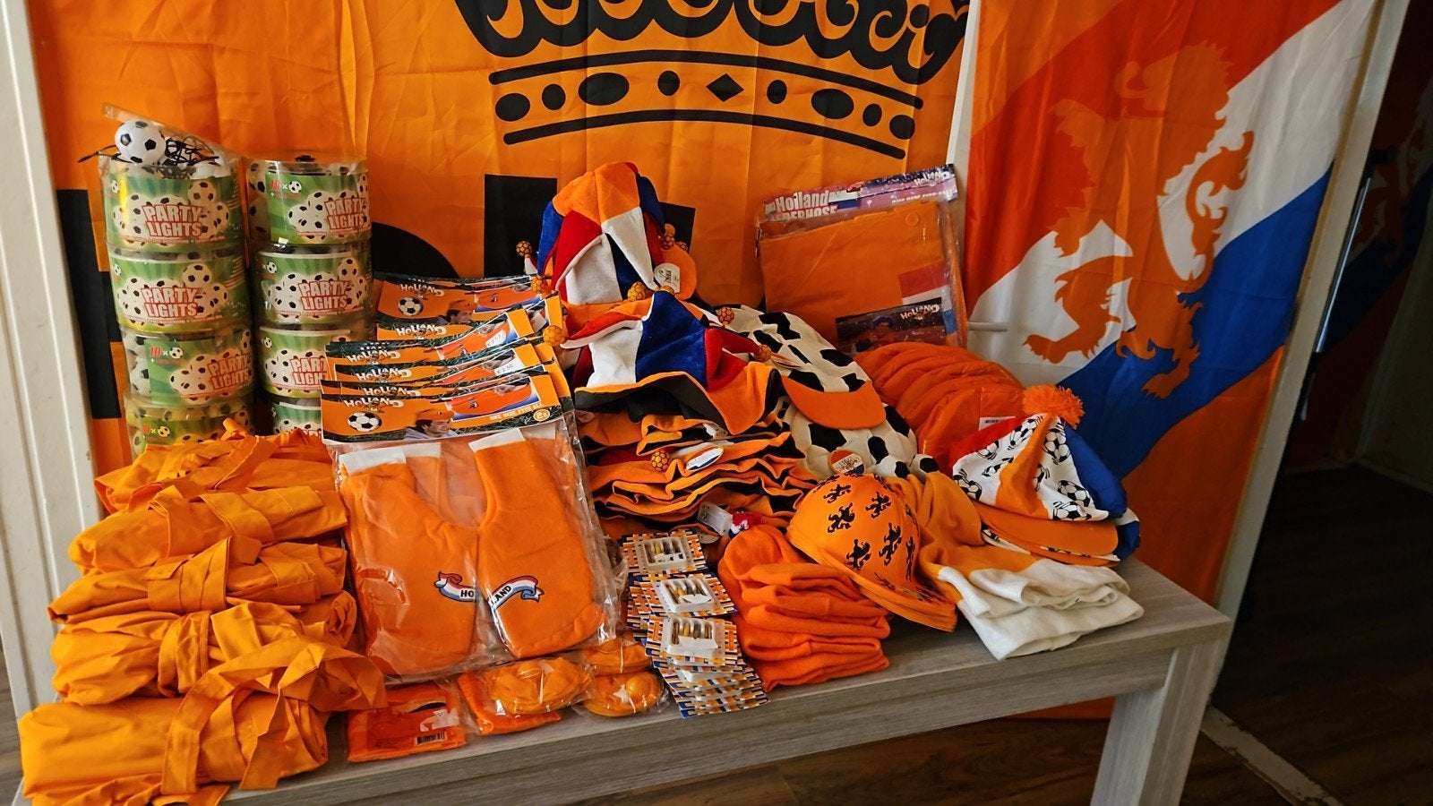 Groot Oranje spullen Feestpakket wk voetbal Rommelmarkt, Ophalen, Nieuw