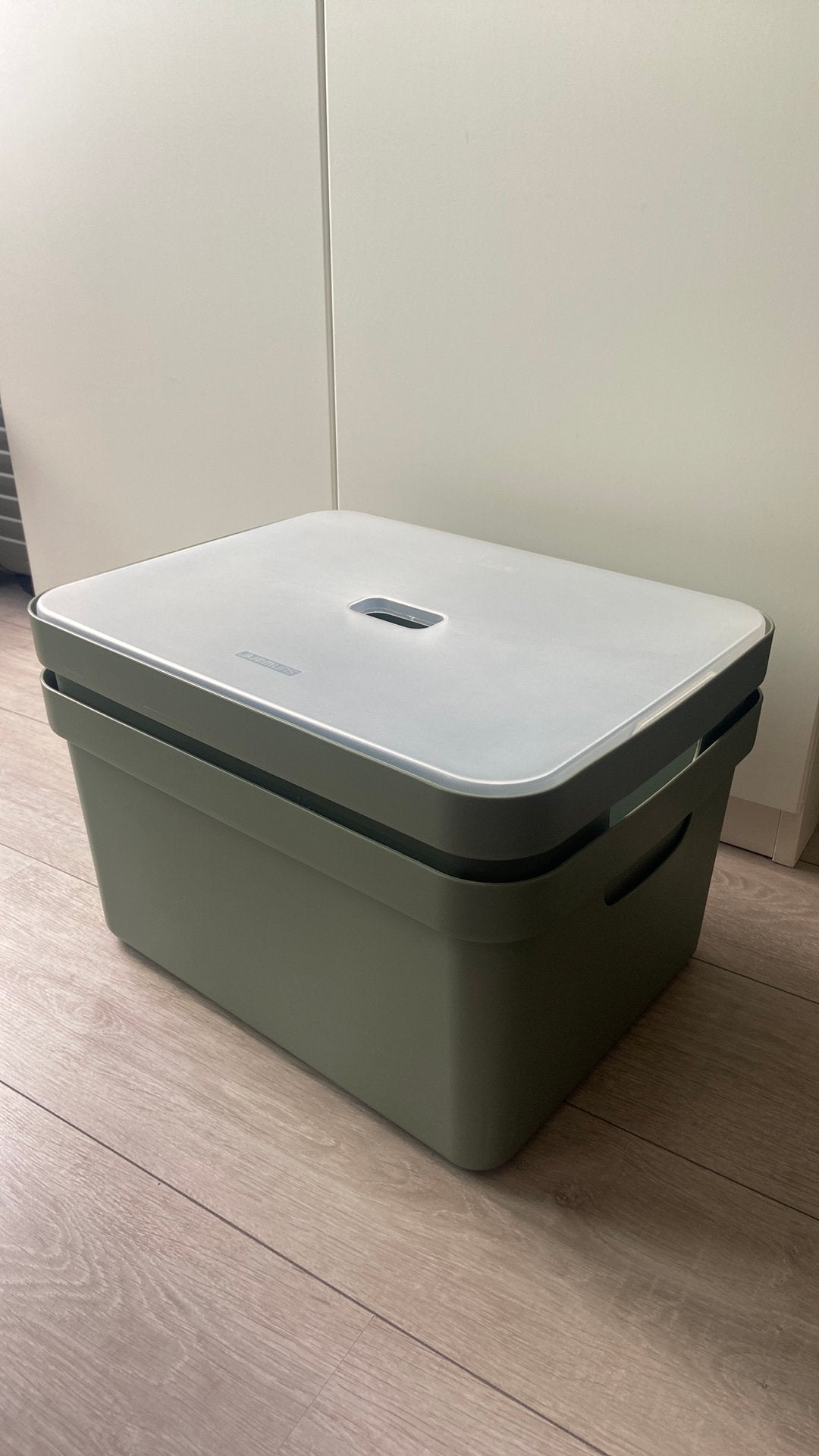 x2 large green storage boxes and one lid, Doos, Minder dan 35 cm, Ophalen of Verzenden, Zo goed als nieuw