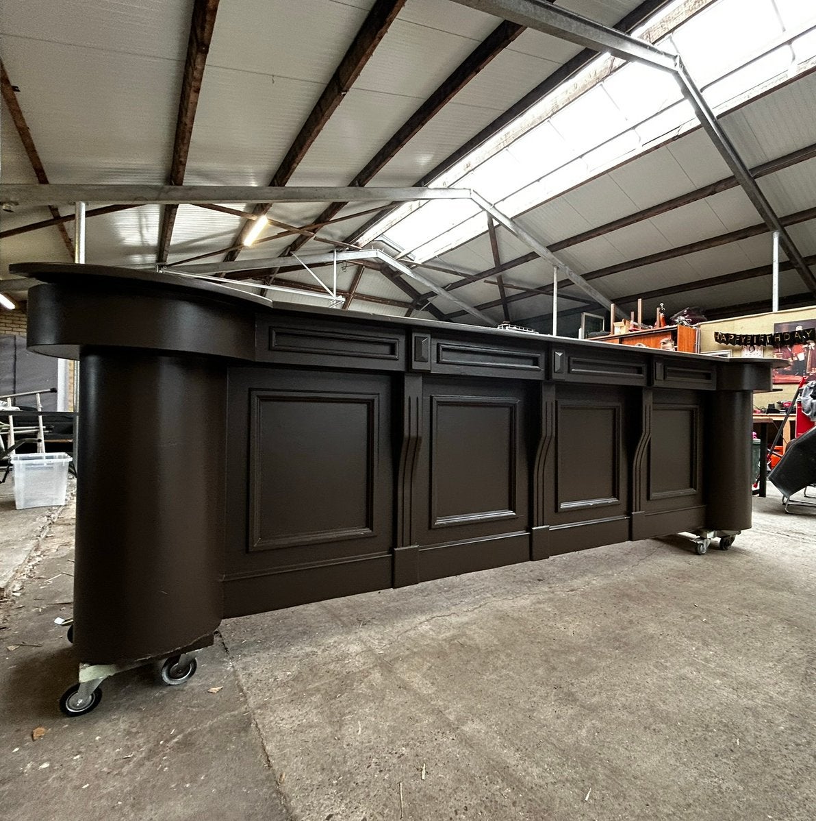 Bruincafé inrichting, bar 4m breed-stoelen-krukken-tafels, Ophalen, Gebruikt, Barinrichting