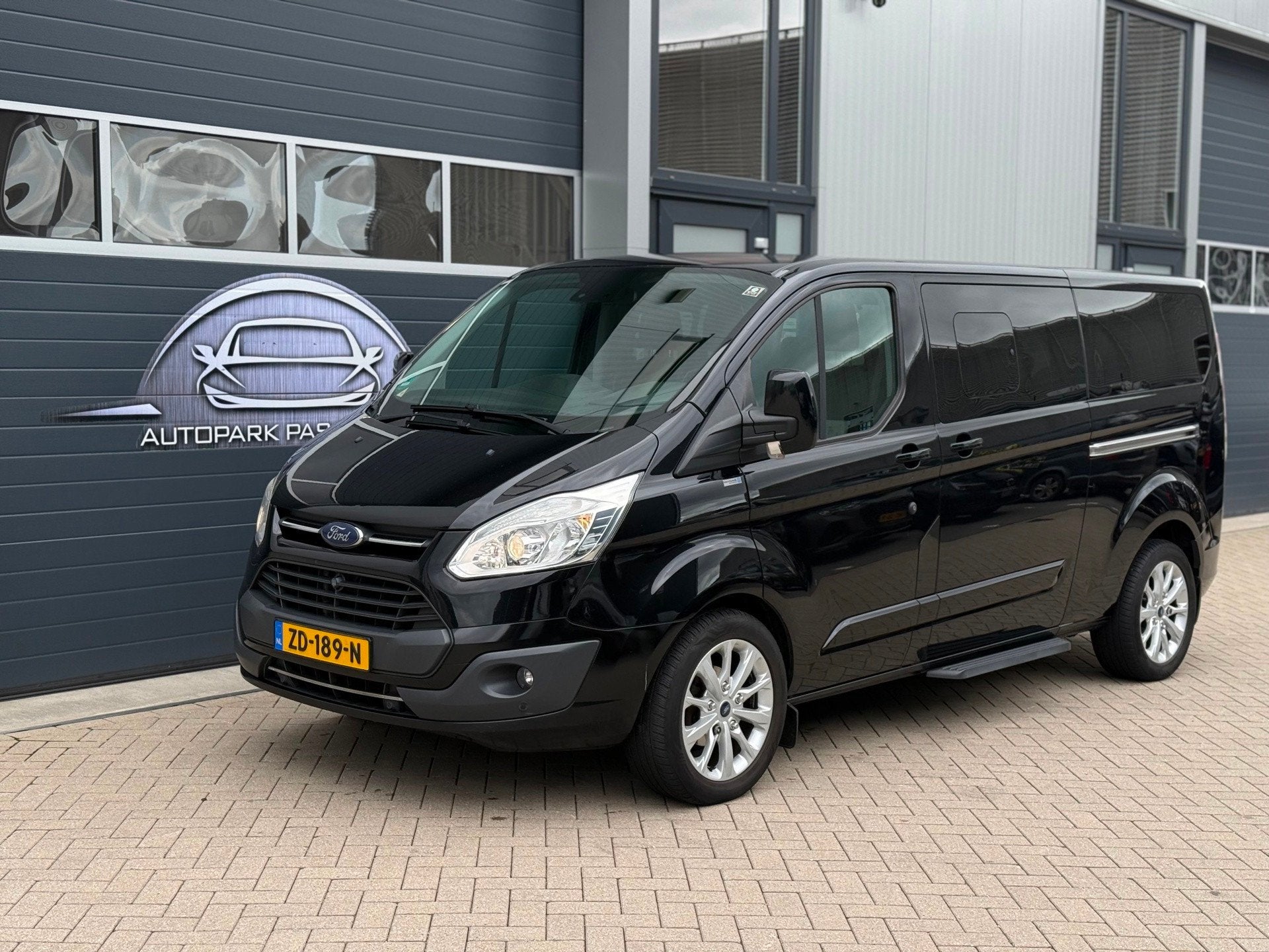 Ford Transit Custom Tourneo 310 2.0 TDCI L2H1 Titanium Cruis, Auto's, Voorwielaandrijving, Stof, 2124 kg, 255 €/maand
