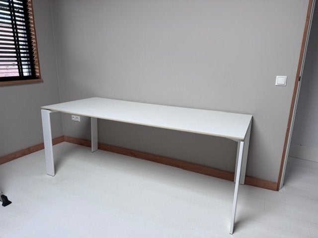 Te koop: mooie Kartell design tafel, Huis en Inrichting, Ophalen, Gebruikt, 50 tot 100 cm, 150 tot 200 cm