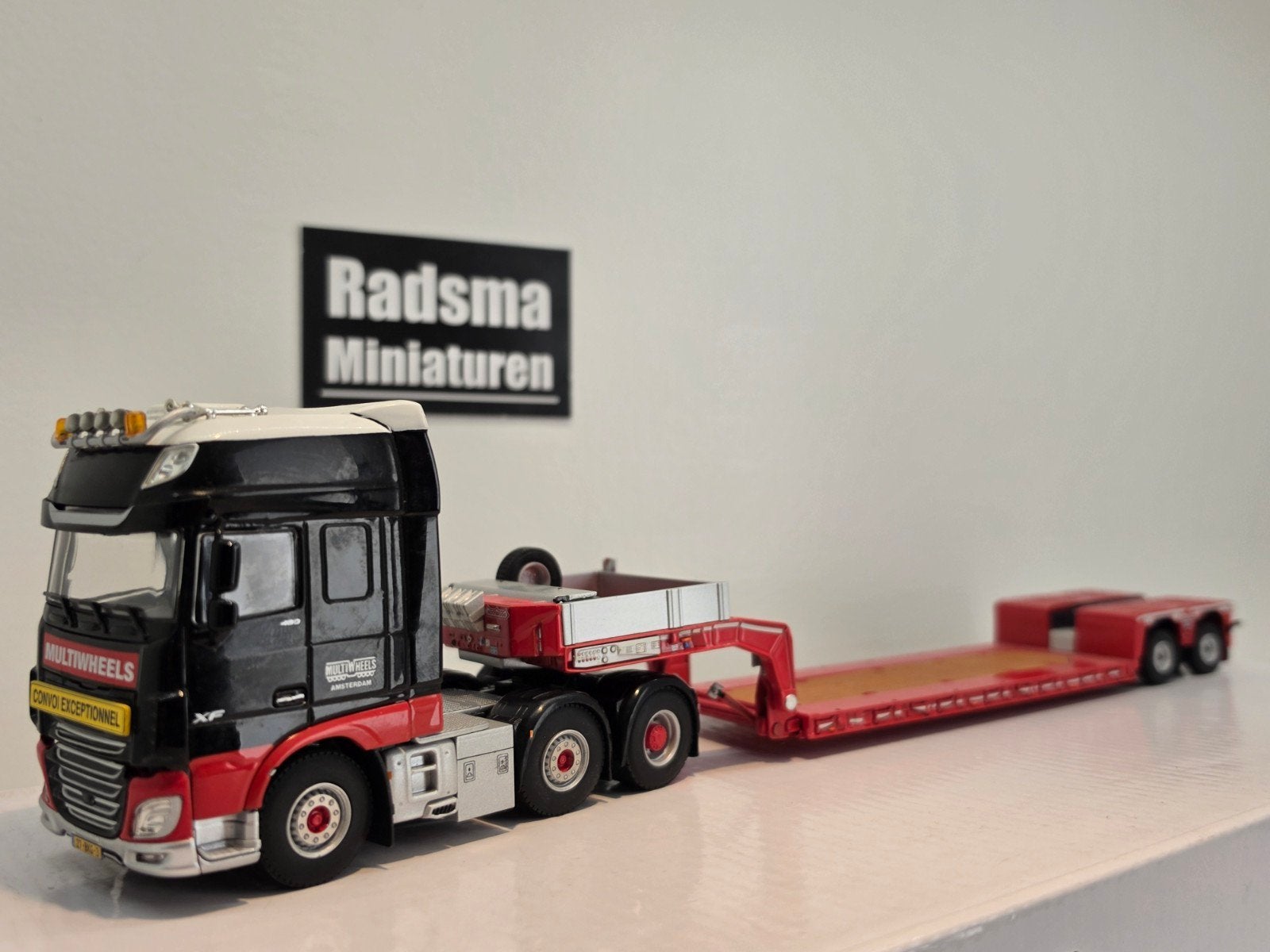 DAF XF van MULTIWHEELS low loader 2 axle dieplader 1:50 WSI, Ophalen of Verzenden, Zo goed als nieuw, Bus of Vrachtwagen, Wsi