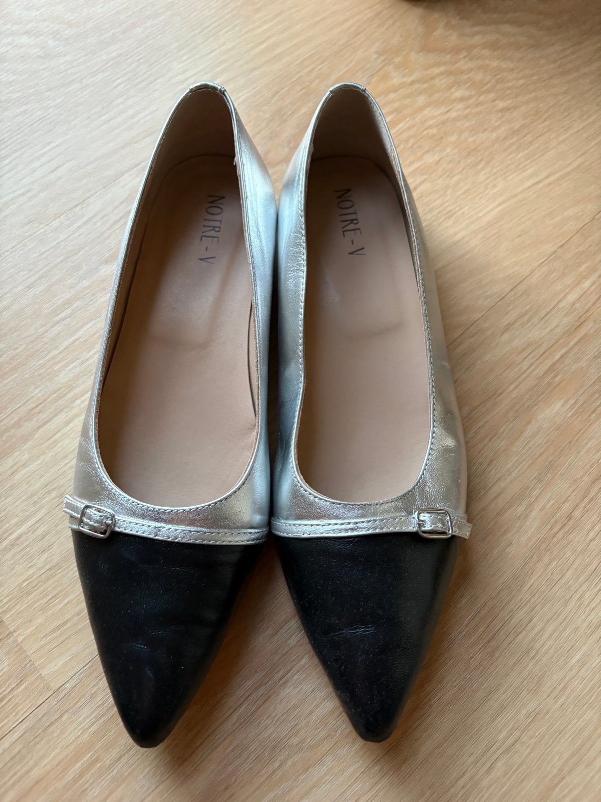 Notre -V Platte schoenen zilver/zwart maat 40, Kleding | Dames, Schoenen, Ophalen, Gedragen, Zwart, Ballerina's