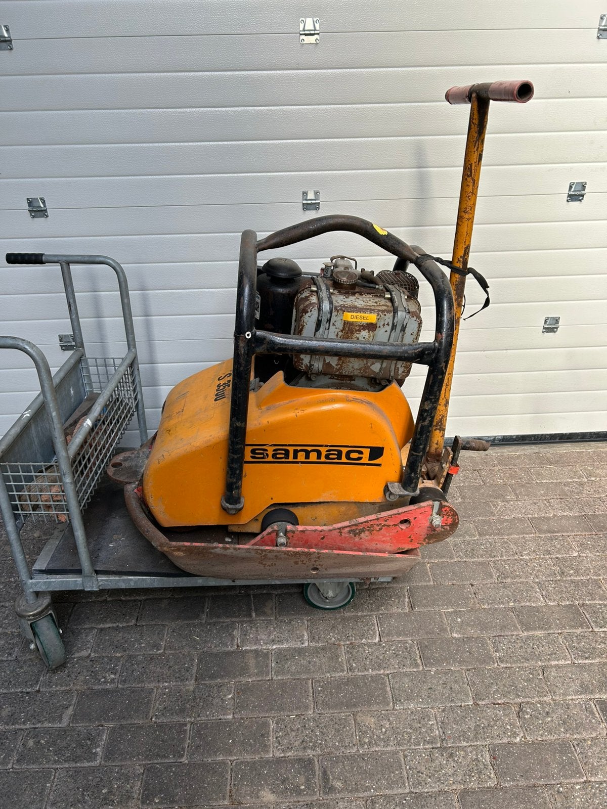 Te koop trilplaat/grondverdichting, Ophalen, Gebruikt