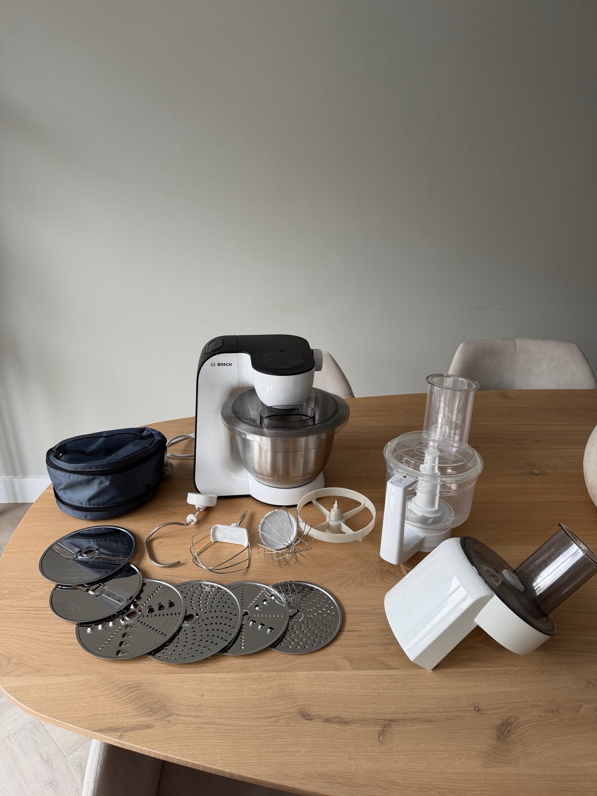 Bosch MUM52110/03 Keukenmachine met accessoires, 3 tot 4 liter, Ophalen, Zo goed als nieuw, 3 snelheden of meer