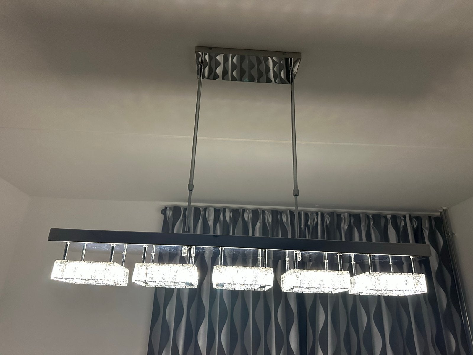 Moderne hanglamp met 5 glazen kappen, Ophalen of Verzenden, Zo goed als nieuw, Glas, Overige fittingen