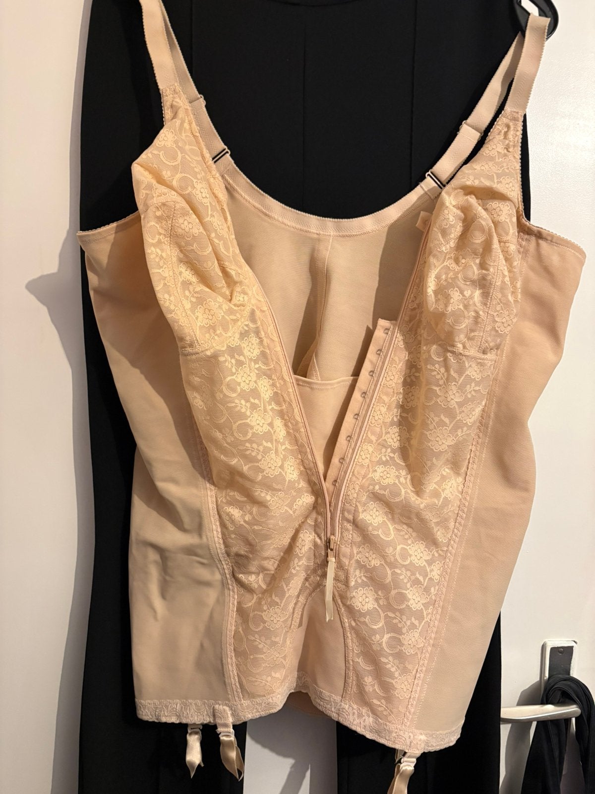 Cinderella corset, huidskleur, maat 115E, Kleding | Dames, Grote Maten, Ophalen of Verzenden, Zo goed als nieuw, Zwart, Broek of Spijkerbroek
