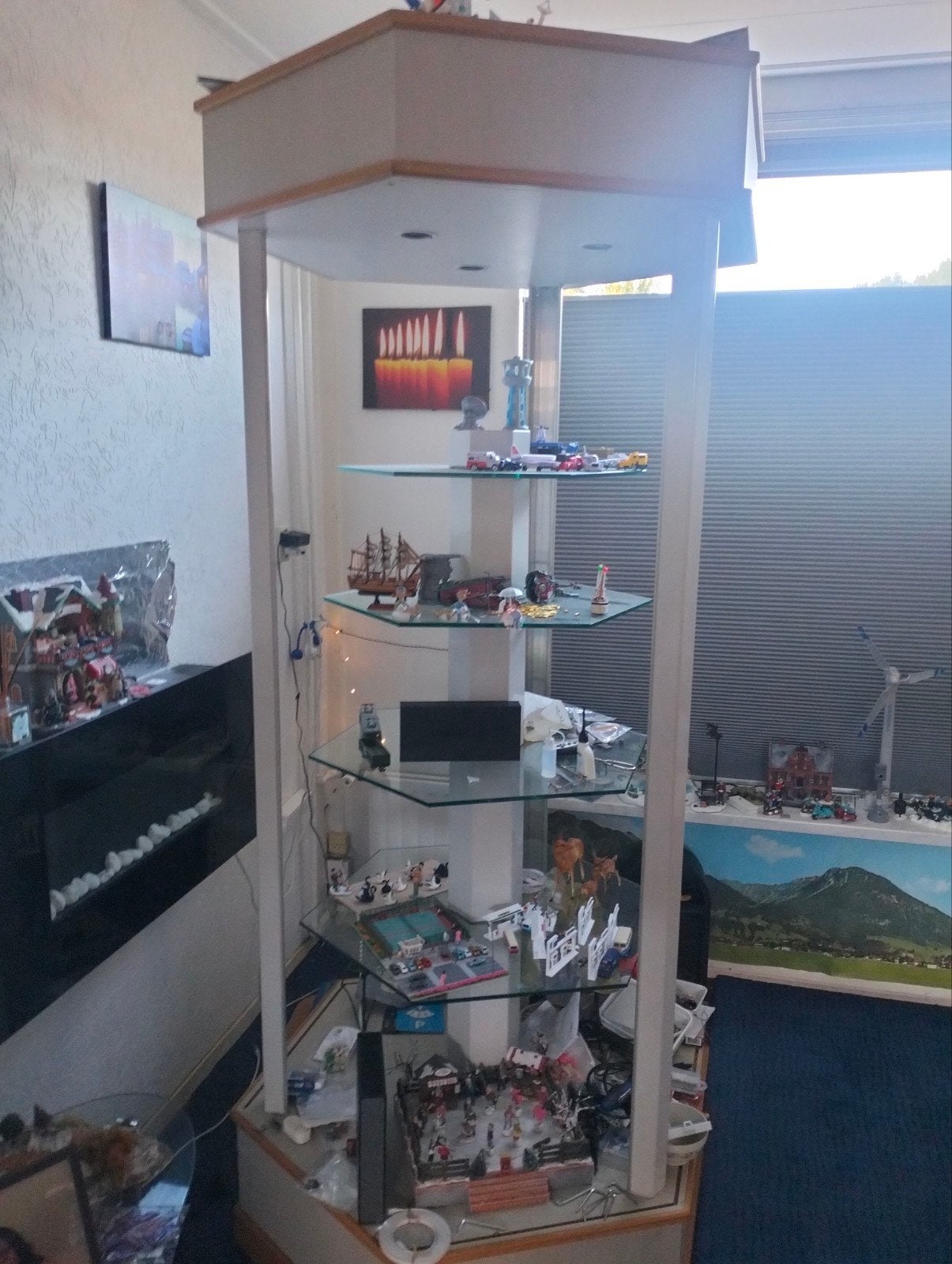 Zeshoekige vitrinekast met glazen planken, Ophalen, Gebruikt, 50 tot 100 cm, Glas