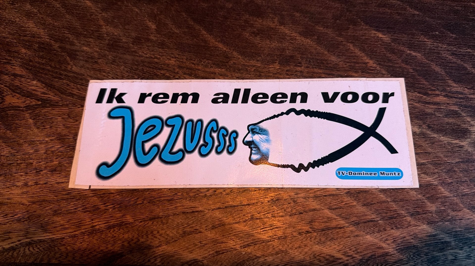 Zeldzame VPRO sticker "Ik rem alleen voor Jezusss" Rob Muntz, Ophalen, Nieuw