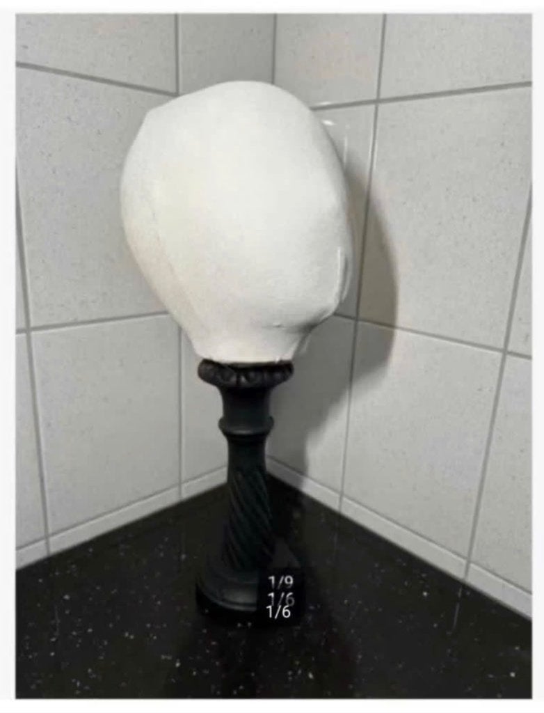 Brocante pruiken hoofd op standaard zwart tot. hoogte 40 cm, Ophalen of Verzenden