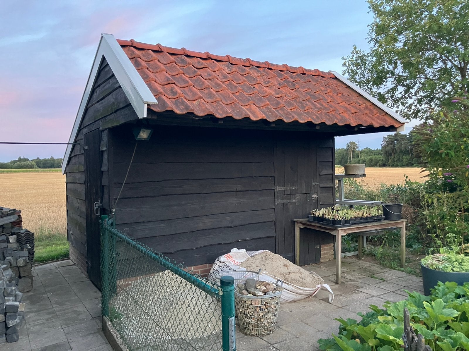 Robuuste houten berging, schuur met pannendak, Ophalen of Verzenden, Gebruikt, Hout, Overige typen