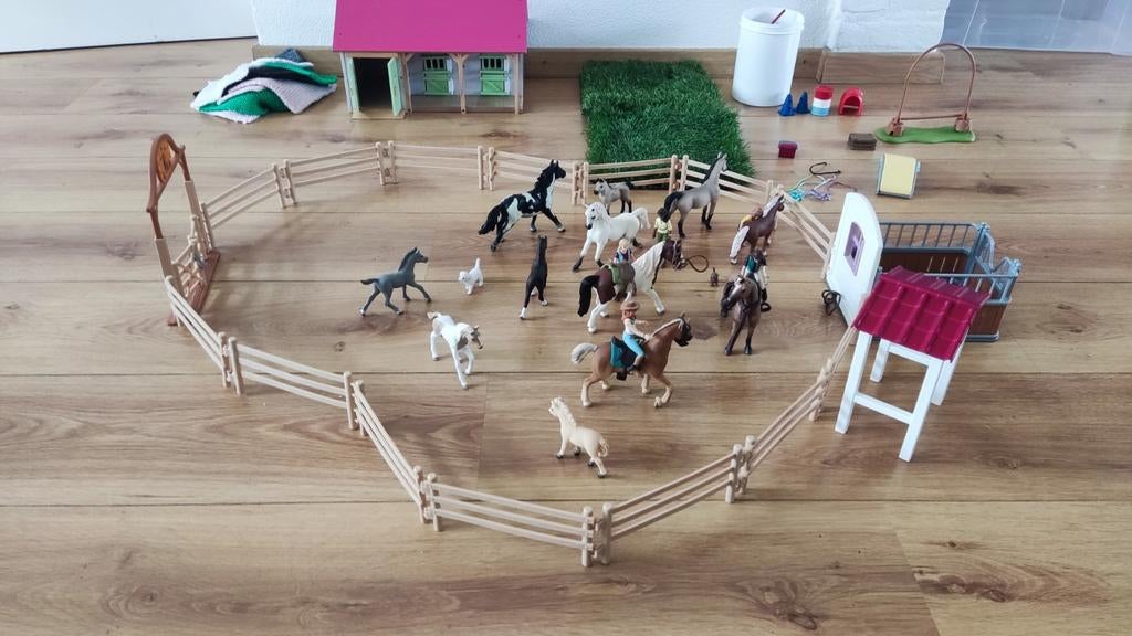 Schleich paarden, stal en accessoires - Zo goed als nieuw, Ophalen, Zo goed als nieuw, Jongen of Meisje