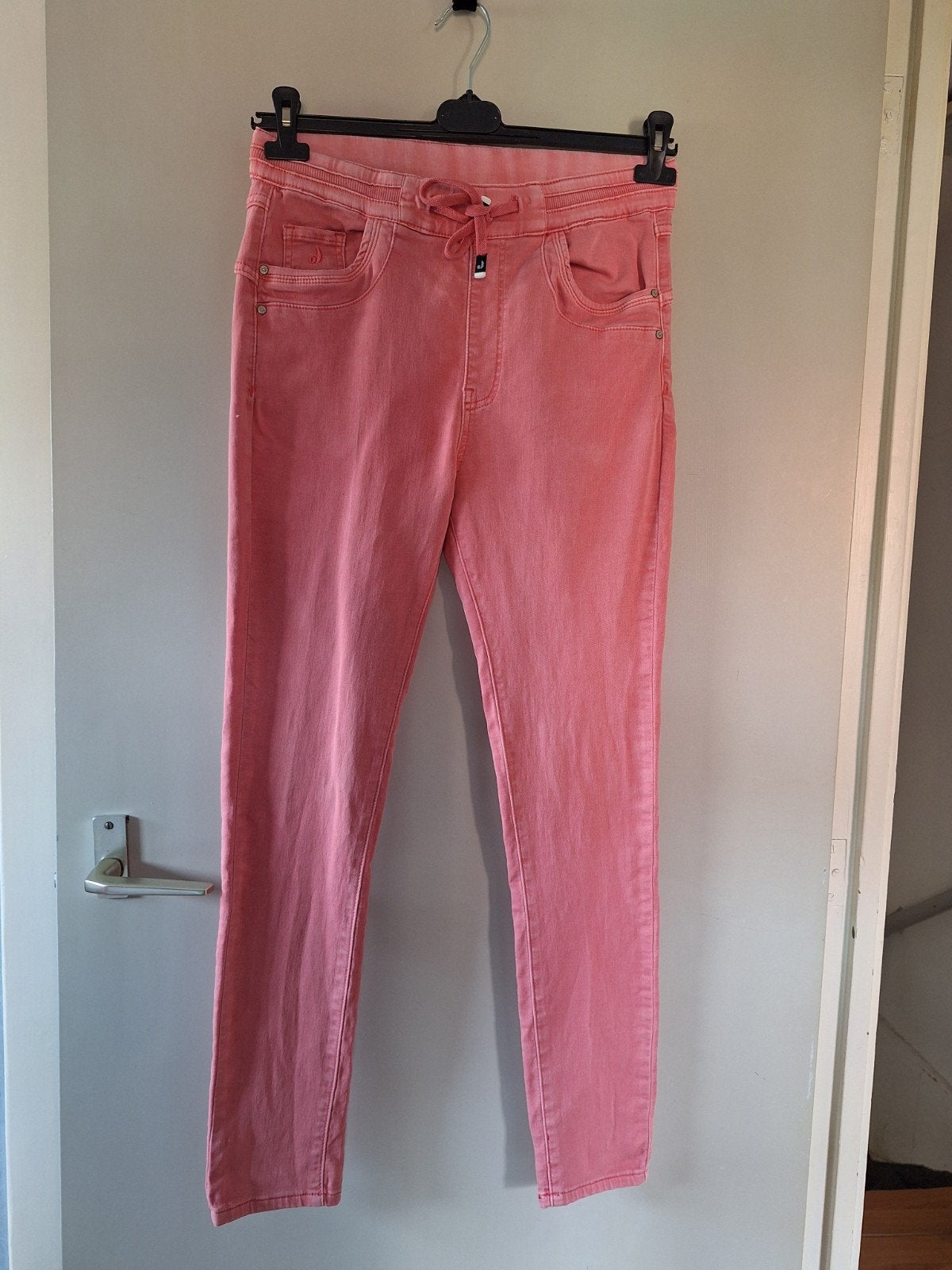 Roze broek, Kleding | Dames, Maat 38/40 (M), Ophalen of Verzenden, Roze, Gedragen