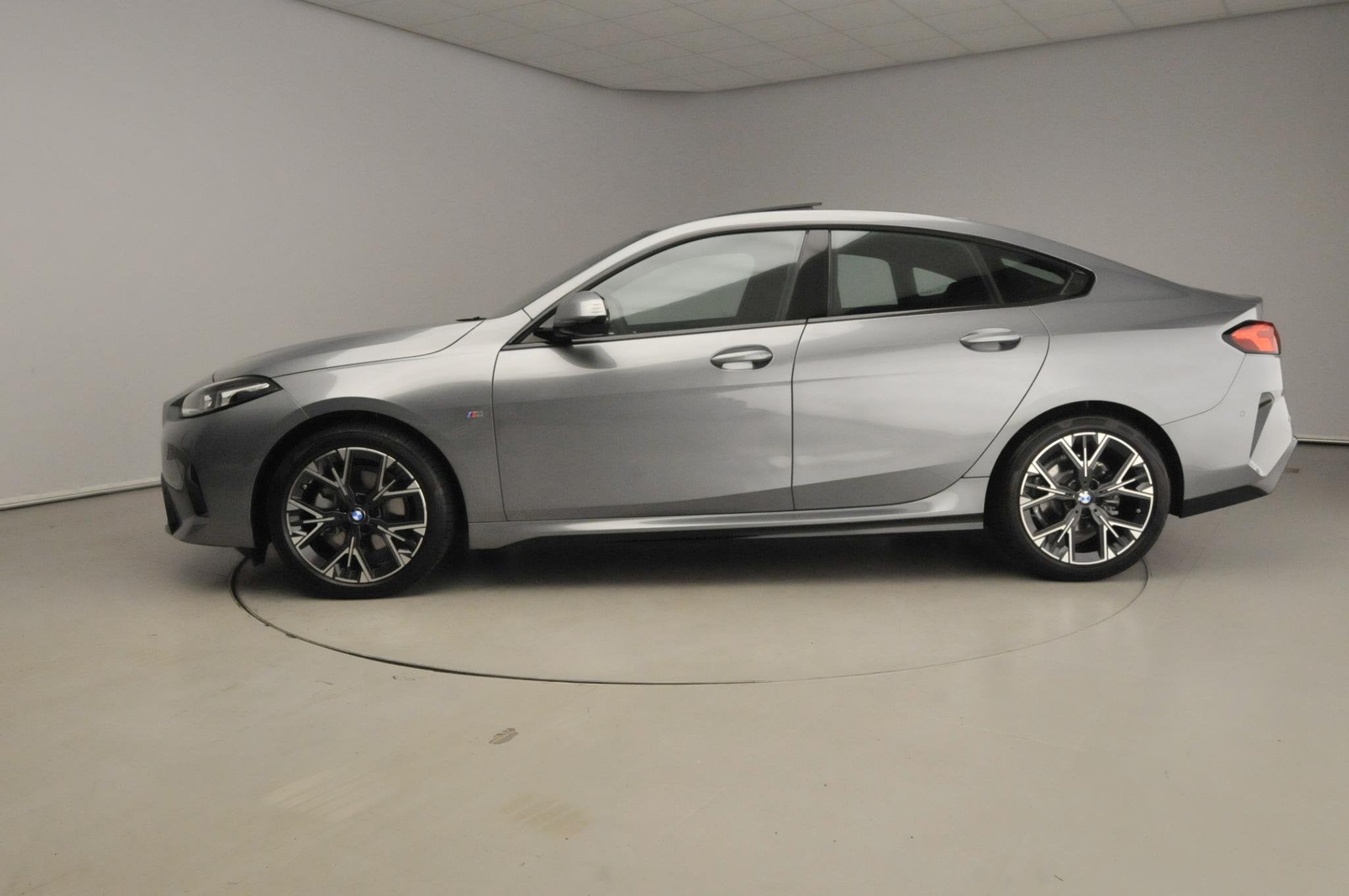 BMW 2 Serie Gran Coupé 220 | M-Sportpakket | LED | Navigati, Auto's, Dealer onderhouden, Gebruikt, Met garantie (alle), Origineel Nederlands