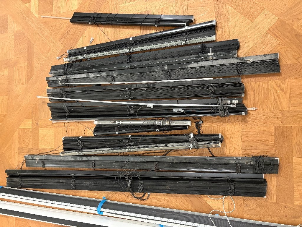 10 zwarte luxaflex lamellen, Ophalen, Gebruikt, Zwart, Metaal