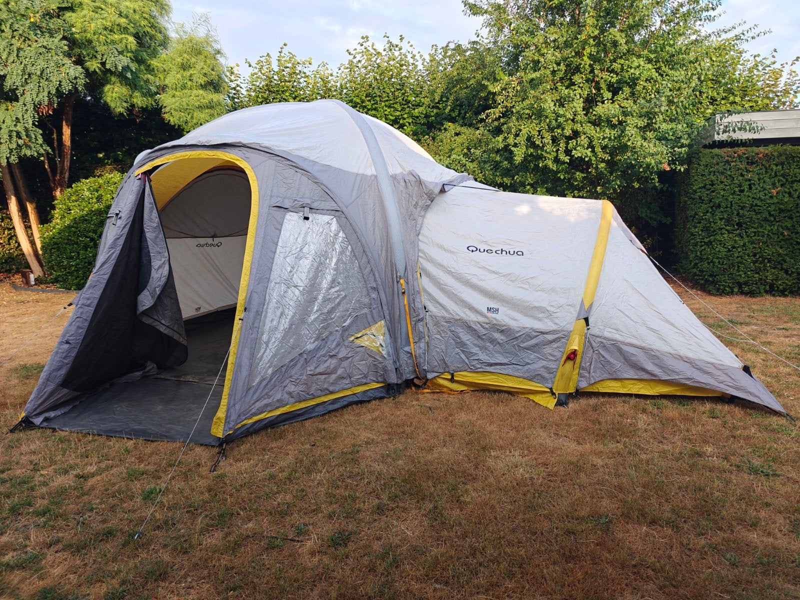 Queshua opblaasbare tenten My Second Home slaap + woonkamer, Caravans en Kamperen, Tenten, Ophalen, Gebruikt, Meer dan 6