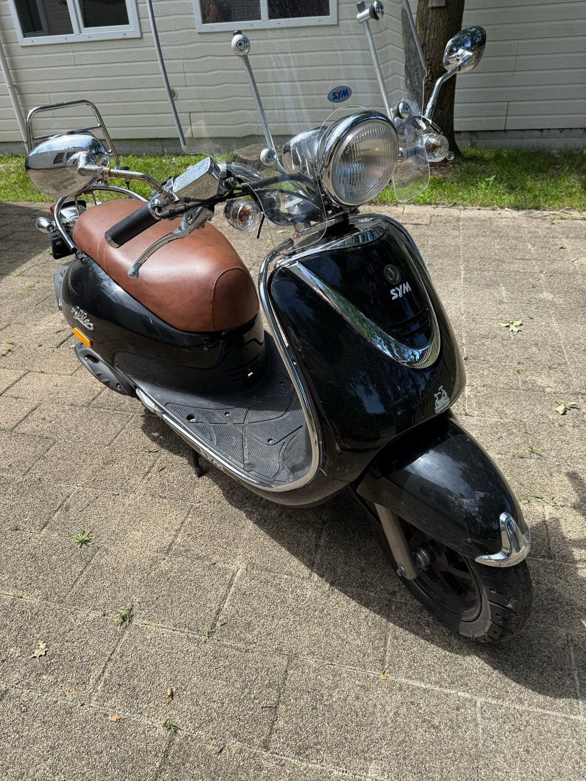 SYM Allo scooter - Zwart met bruin zadel, Ophalen, Gebruikt, Maximaal 45 km/u, Allo