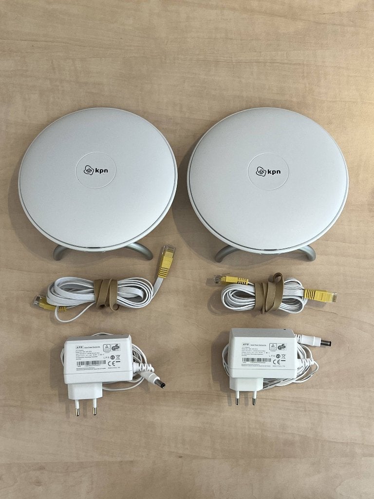 2 witte KPN SuperWifi punten, Ophalen of Verzenden, Zo goed als nieuw, Router, KPN