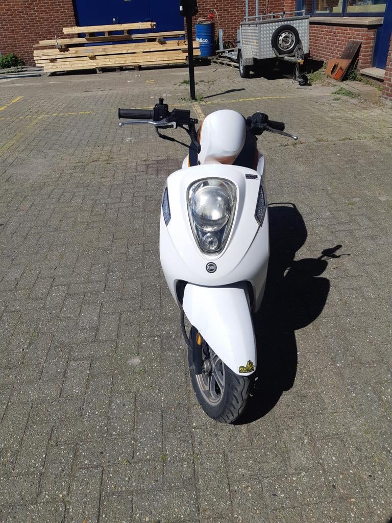 Sym Mio 2019, Fietsen en Brommers, Snorfietsen en Snorscooters, Gebruikt, Piaggio, Benzine, Ophalen