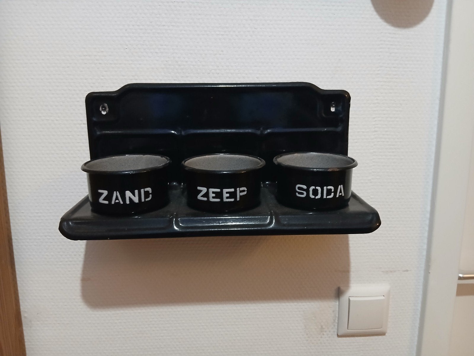 Vintage emaille zeepbakje met 3 potjes (zand, zeep, soda), Antiek en Kunst, Ophalen of Verzenden