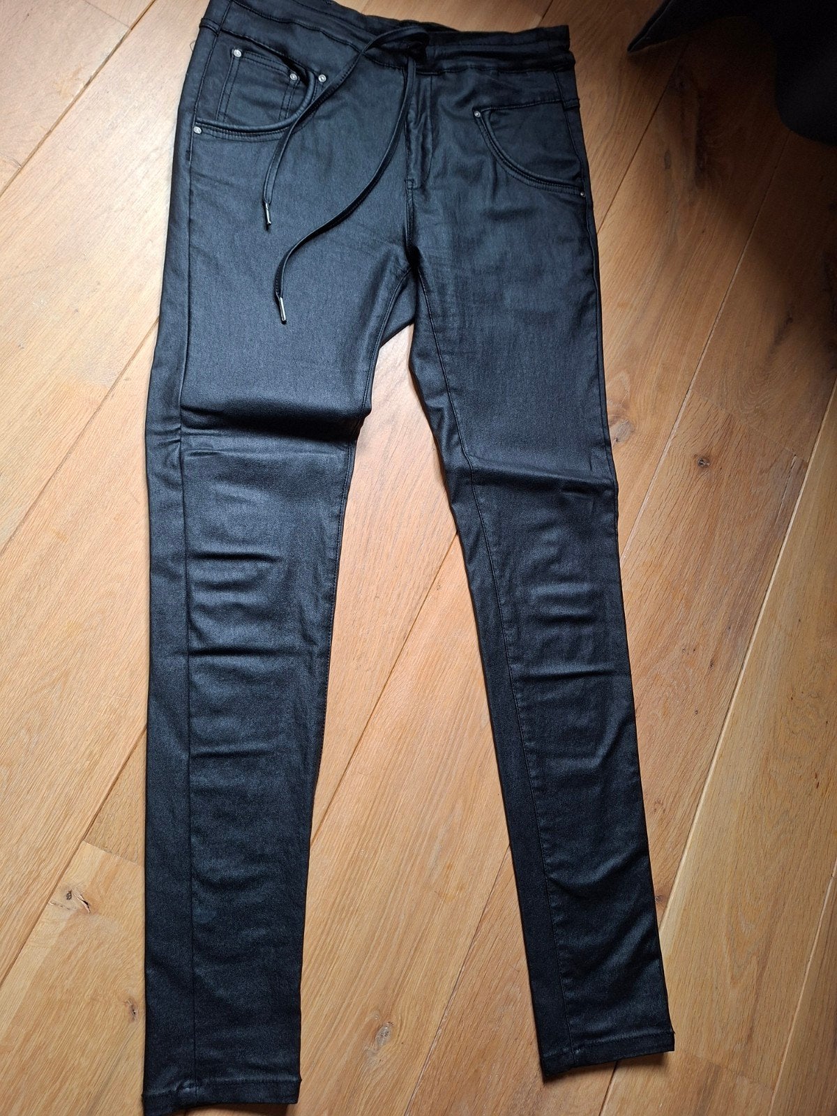 Zwarte coated broek van Bianco, maat 36 (S), Bianco, Zwart, Ophalen of Verzenden, Zo goed als nieuw