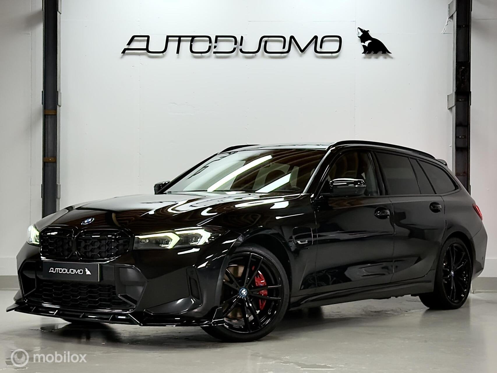 BMW 3-serie Touring 330e M Sport | Pano | Laser | M Onderste, Automaat, Gebruikt, 4 cilinders, Zwart