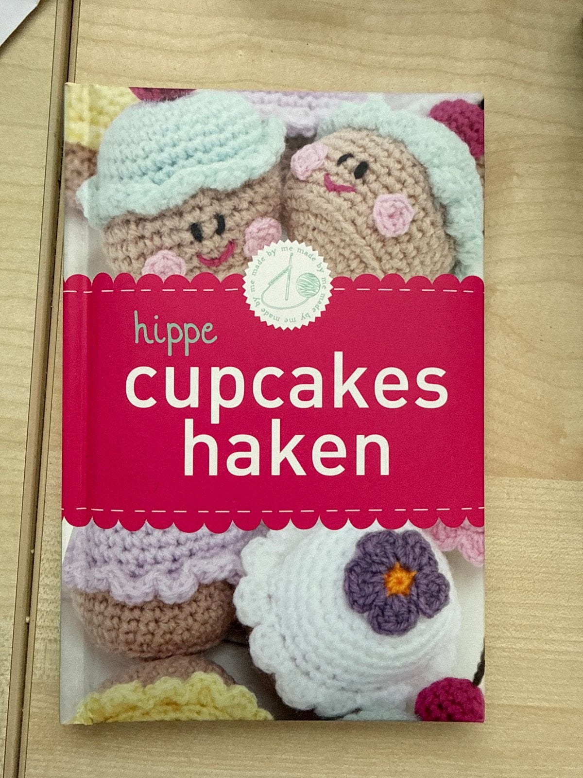 Hippe cupcakes haken - Boekje met haakpatronen, Ophalen of Verzenden, Gelezen, Breien en Haken