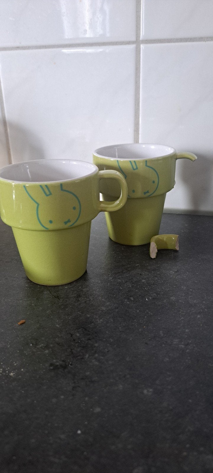 2 Nijntje kopjes - groen, Ophalen of Verzenden, Steen/keramiek, Overige merken, Groen