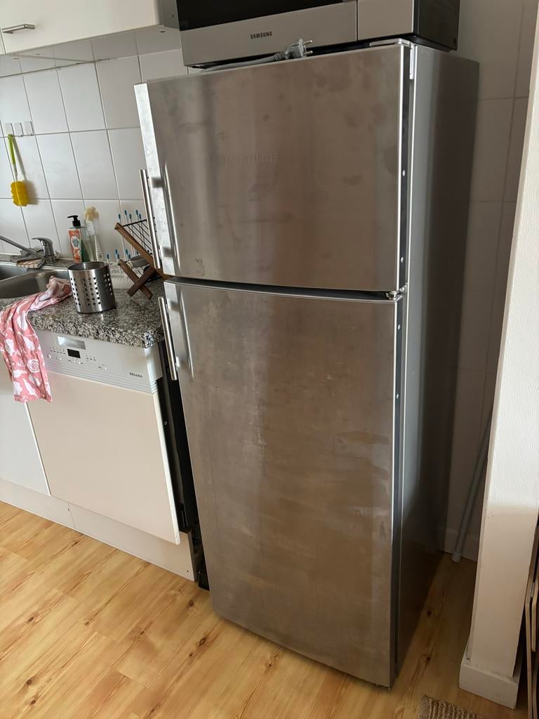 Liebherr Koelkast met Vriezer - RVS Look, Witgoed en Apparatuur, Koelkasten en IJskasten, Ophalen, Gebruikt, 200 liter of meer