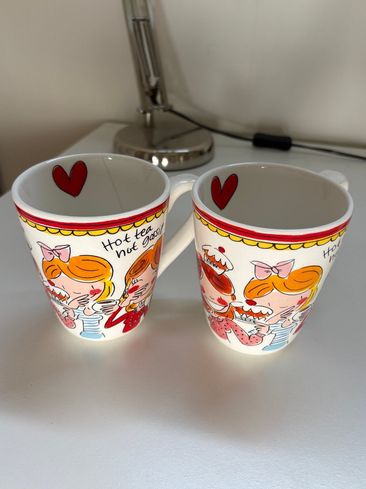 Set van 2 Blond Amsterdam mokken - Hot Tea Not Gossip, Huis en Inrichting, Keuken | Keukenbenodigdheden, Overige typen, Zo goed als nieuw