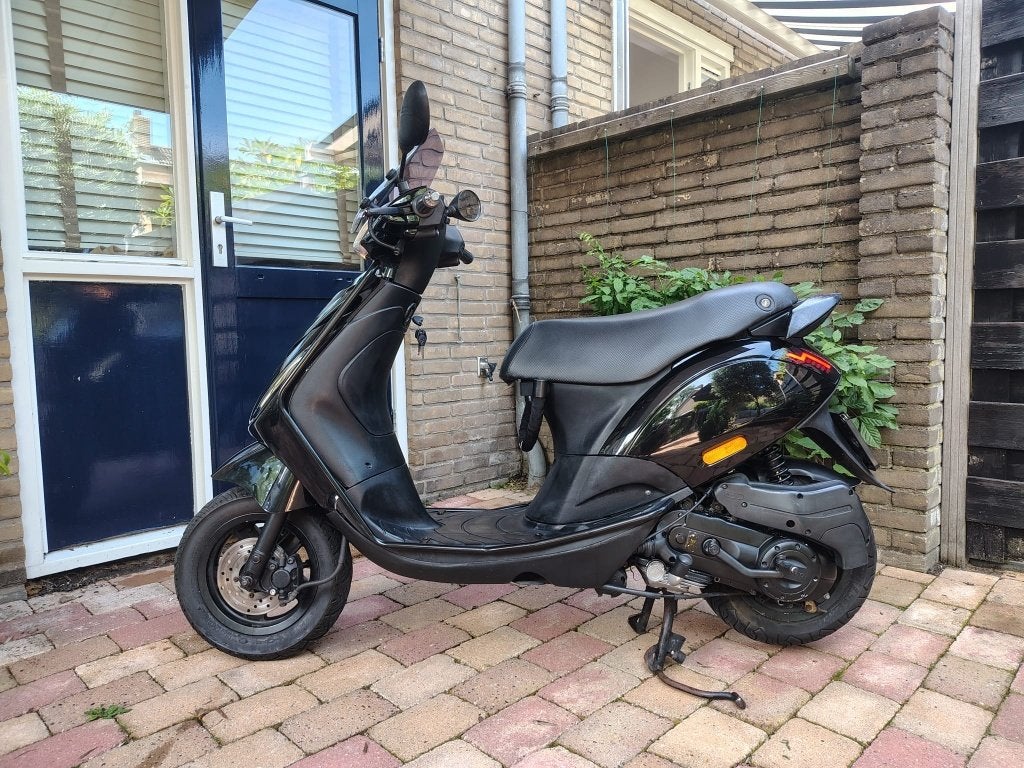 Piaggio Zip 4T (2013) – SP Look, Alpha LED, etc, Fietsen en Brommers, Scooters | Piaggio, Ophalen, Maximaal 45 km/u, Zip, Benzine