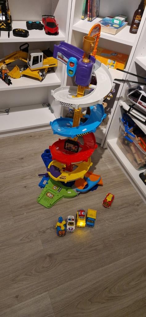 Vtech tornado stuntpark. Met 5 toet toet auto's, Racebaan, Zo goed als nieuw, Handmatig, Ophalen